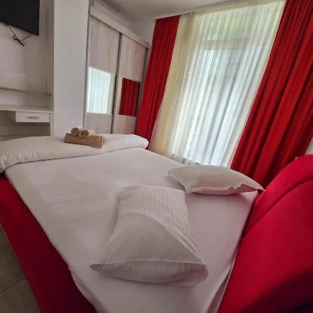 Superb Sea Side 3 - Pool & شقة Năvodari